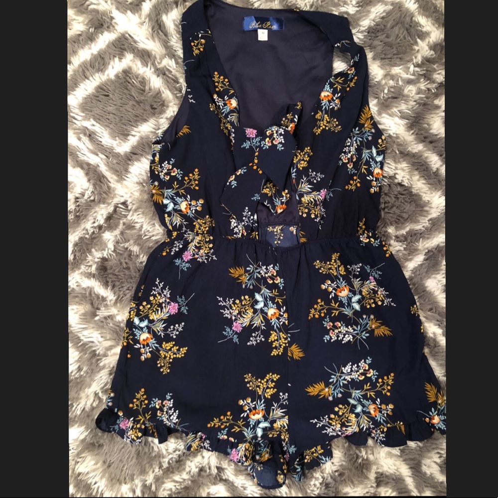 Romper, tie in the front, Size M, fits L